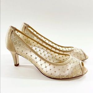 Adrianna Papell Dress Shoes Womens Size 6.5 High Kitten Heel Gold Nude Mesh